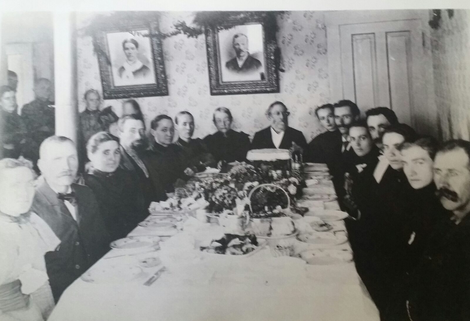 Williams Family 50th Anniversary Dinner — variant photograph, October 31, 1898